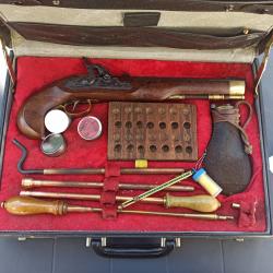 Ancien Pistolet PN à percussion Espagnol ARDESA modèle Kentucky P. vendu en valise avec accessoires