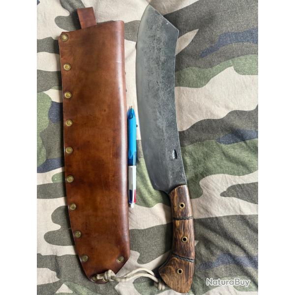 Grand couteau artisanal forg et tui en cuir