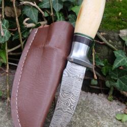 Poignard De Chasse Scout Lame Clip Point Acier Damas 256 Couches Manche Os Etui Cuir F Artisanale