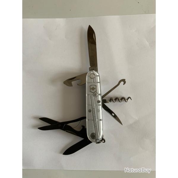 Couteau Victorinox gris