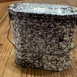 ancienne gamelle tôle émaillée ouvrier . déco rétro vintage