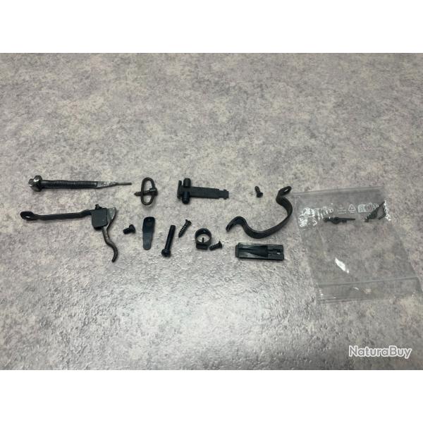 Lot de pices pour carabine TOZ 03 8M cal 22lr