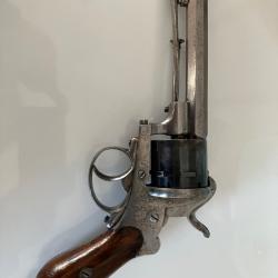 Revolver à baïonnette