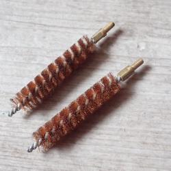 Ecouvillon, brosse pour nettoyage canon ou chambre de fusil. Diamètre 13 mm environ