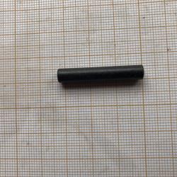 Diana 35: Gros rivet de longueur 3.2cm