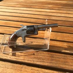 Très beau revolver calibre 22 short marqué Napoleon arme de catégorie D