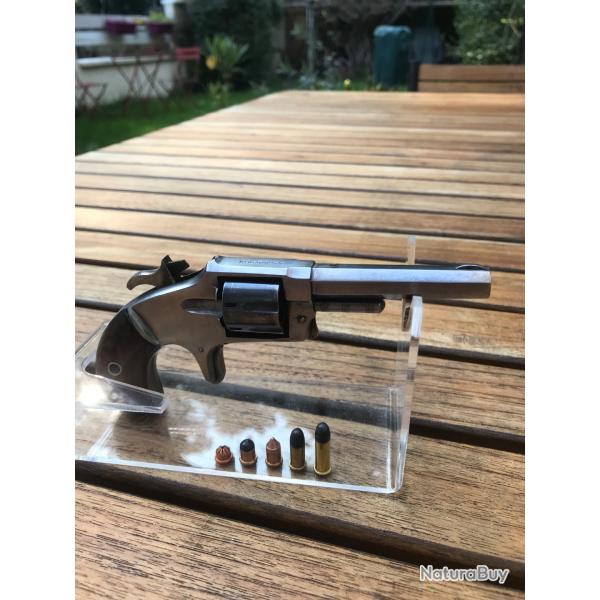 Trs beau revolver calibre 22 short marqu Napoleon arme de catgorie D