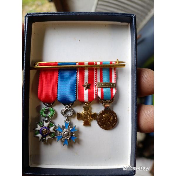 Barrette de mdailles miniatures France