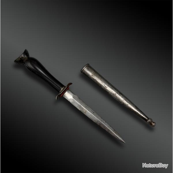 DAGUE appelé pique-couille en corne - Europe - XIXème siècle