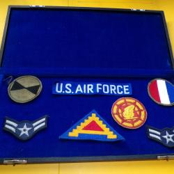 ARMEE AMERICAINE U.S : LOT DE TISSU AMERICAIN DANS UN COFFRET U.S.C.E  , IDEAL POUR PRESENTATION MED
