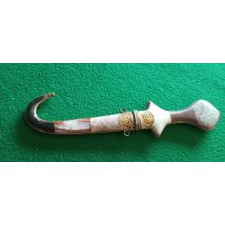 Exceptionnel rare koummya en marqueterie de pierres dures