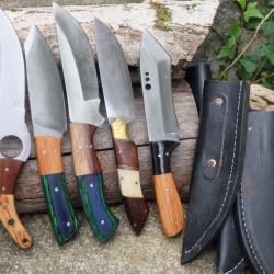 Lot de 5 Skinner Poignard Couteau Damas Lame Acier Carbone 1055 Manche Bois Fabrication Artisanale