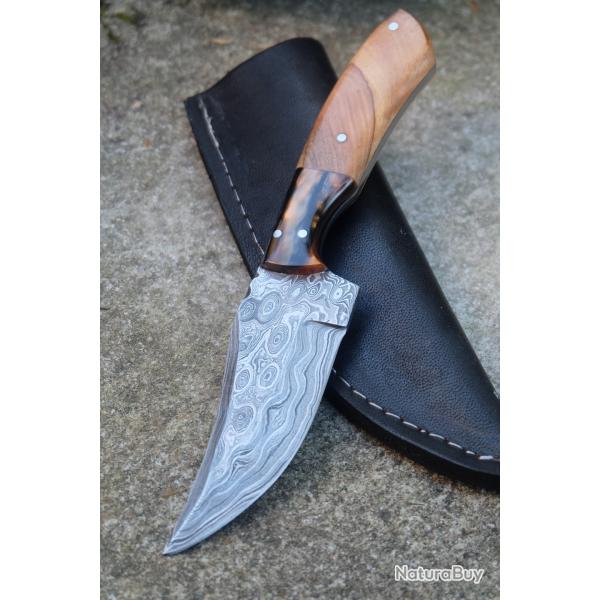 Couteau Skinner Damas Lame Upswept Acier 256 Couches Manche Bois/Rsine Etui Cuir Fab Artisanale