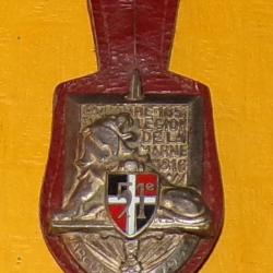 51° Régiment d'Infanterie, écu, dos guilloché embouti , écu argenté lion tenant écu noir rouge et cr