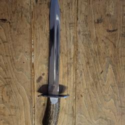 Dague manche en cerf 40 cm