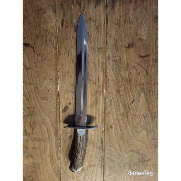 Dague manche en cerf 40 cm