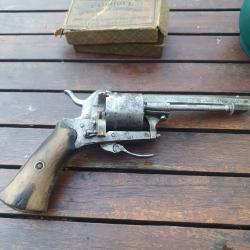 Superbe lefaucheux fonctionnement parfait en simple et double action avec ses 6 munitions d'origine