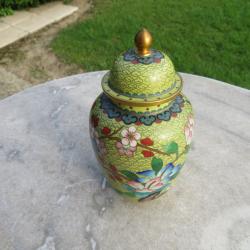 Vase de forme balustre/potiche en émail cloisonné a décor d'oiseau et de fleurs - ASIE (XXé)