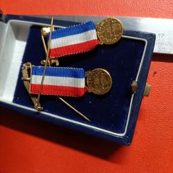 Lot médailles du travail miniatures