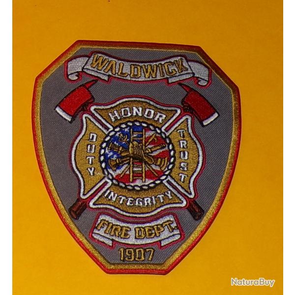 TISSU PATCH :WALDWICK FIRE DEPT. 1907 , DIAMETRE 12CM , BON ETAT VOIR PHOTOS . POUR TOUT RENSEIGNE