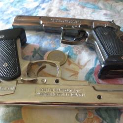 paire de briquets en forme de pistolet, pour réparation