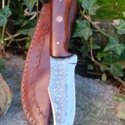 Bushcraft Couteau de Chasse Lame Acier Damas 256 Couches Inox Manche Bois Etui Cuir Artisanale