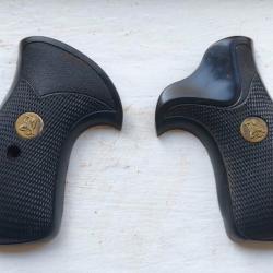 Vends poignée pachmayr compac pour ruger Speed six