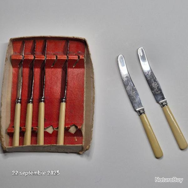 Couteaux  fromages ou dessert, ol'tlers to H.M. THE KING, vintage