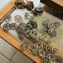 Gros lot insignes b&eacute;rets arm&eacute;e