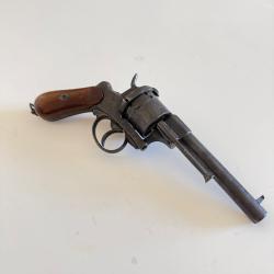 Revolver Lefaucheux  cal. 12mm daté environx 1870, gravure sur le corps