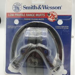 Casque anti-bruit : Smith & Wesson.