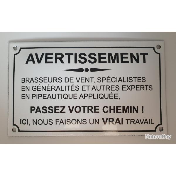 Plaque maille humoristique.