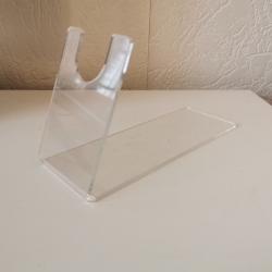 Présentoir support en plexiglass pour pistolet ou revolver - modèle "bas"
