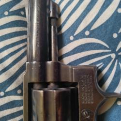Revolver Smith & Wesson 10 , 38 spécial
