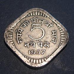 Indie pieces de 5 paises 1957 ttb