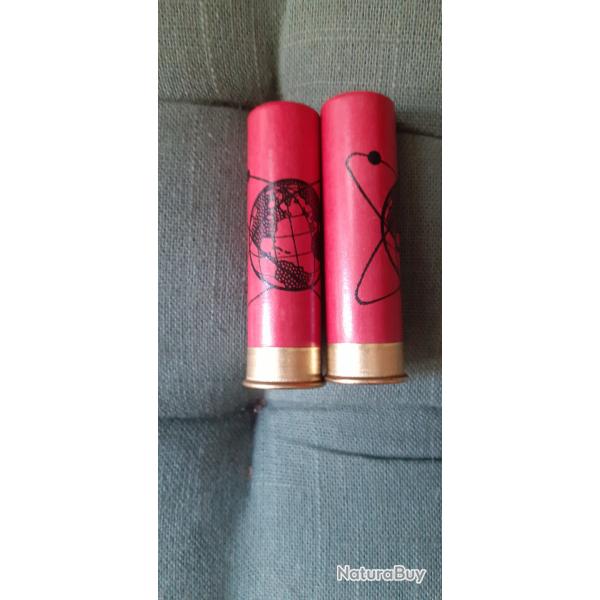 deux cartouches carton rouge  MGM  calibre 24 (plomb no 7 ou 8 )en TBE