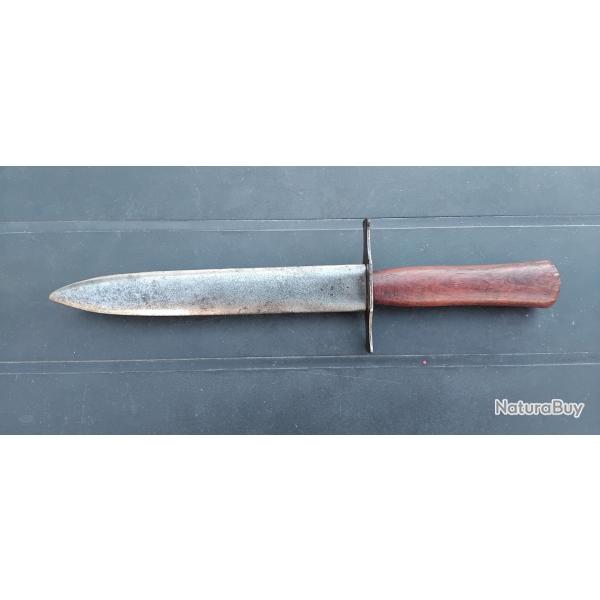 Couteau le Vengeur bourgade en parfaite tat