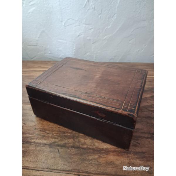 Coffret bote ancien pour  pistolet et rvolver  tir duel Colt smith  and Wesson  lefaucheux  z