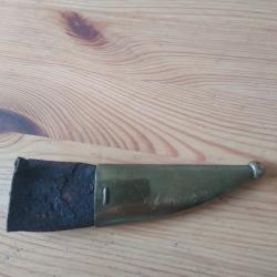 Bouterolle de type  sabre briquet