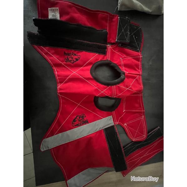 Je vend un gilet de marque pro-tect de couleur rouge tat neuf