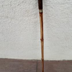 ANCIENNE CANNE EPEE AVEC POIGNEE  BOIS ET COUDE ARGENT ( poinçons ) . LAME TROIS PANS EN CREUX  .