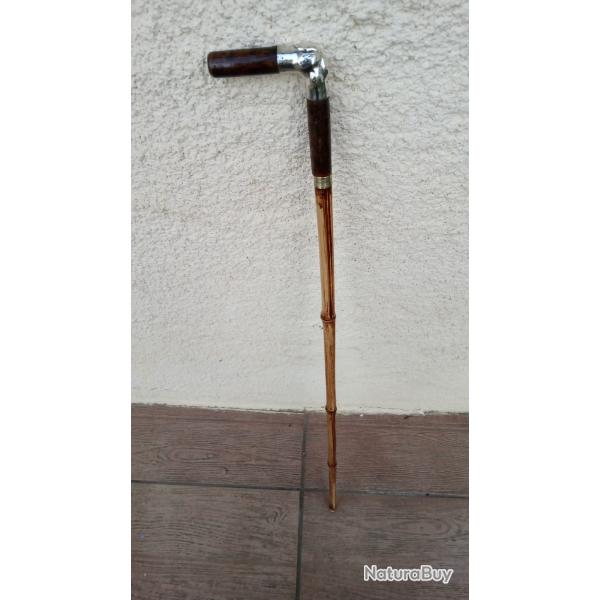 ANCIENNE CANNE EPEE AVEC POIGNEE  BOIS ET COUDE ARGENT ( poinons ) . LAME TROIS PANS EN CREUX  .