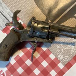 Revolver à broche