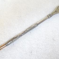 523- trés belle bombilla en argent ,sert a boire en filtrant le maté ,, embout plaqué or 18K