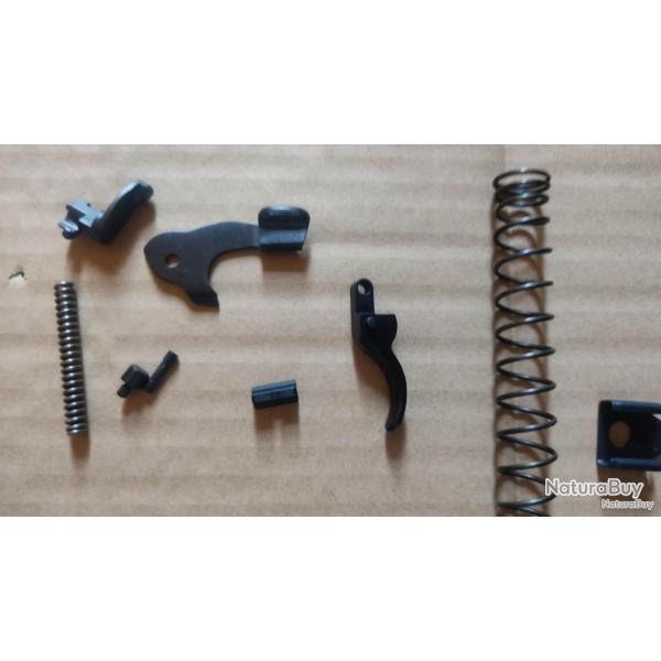 Lot de pices dtaches pour pistolet Makarov