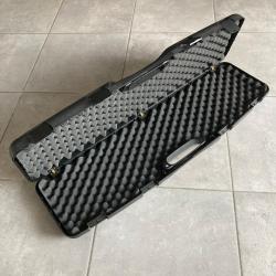 Mallettes noires en polypropylène pour arme