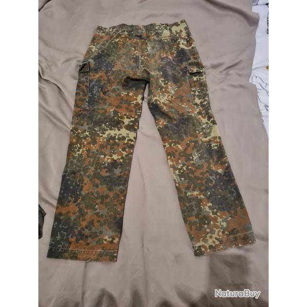 Lot 1 pantalon T42/44+4 vestes armée allemande 1997,T 1(s),2(m),T3(L),T4(xL).