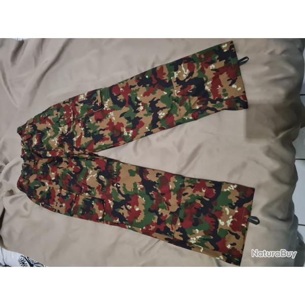 Ensemble baumwolle treillis +vesteArmée suisse ,