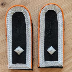 PAIRE DE PATTES D ÉPAULE D ADJUDANT DE LA GENDARMERIE,FOND NOIR