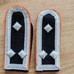 PAIRE DE PATTES D ÉPAULE D ADJUDANT-CHEF D ETAT-MAJOR  DE LA GENDARMERIE,FOND NOIR